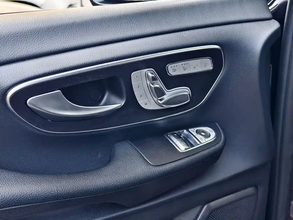 Mercedes-Benz V-Class — миниатюра 13