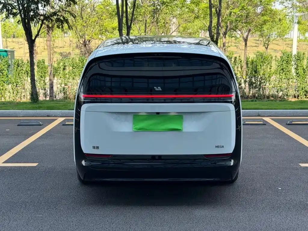 Li Auto MEGA 2025 Home