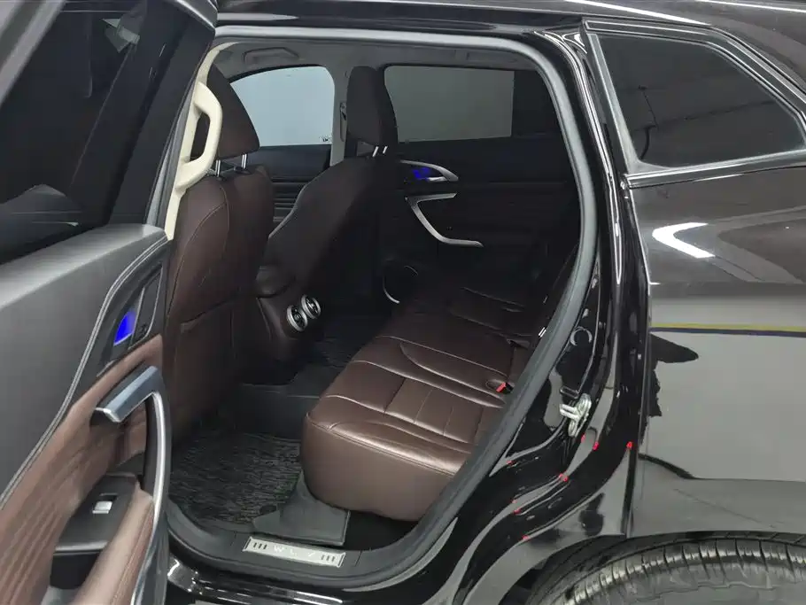 WEI PAI WEI BRAND VV7