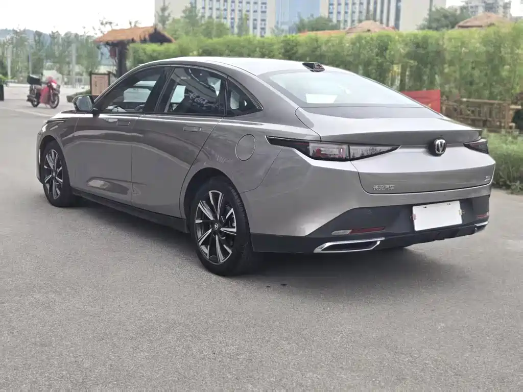 Changan Yida — миниатюра 4