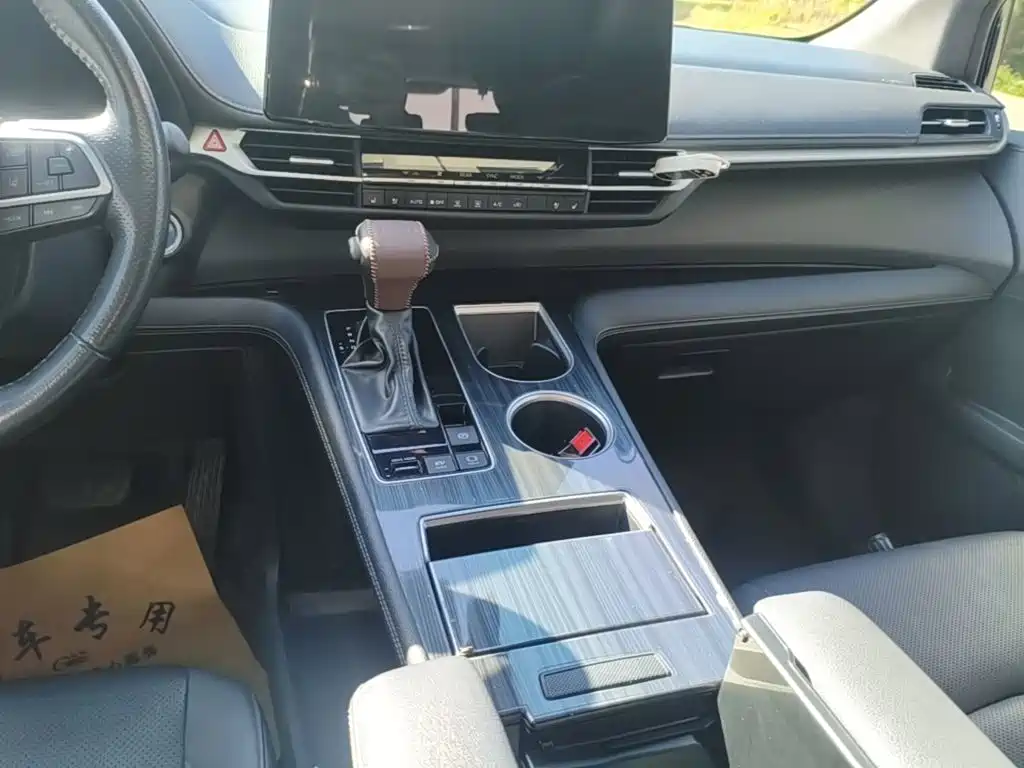 Toyota Sienna — миниатюра 14