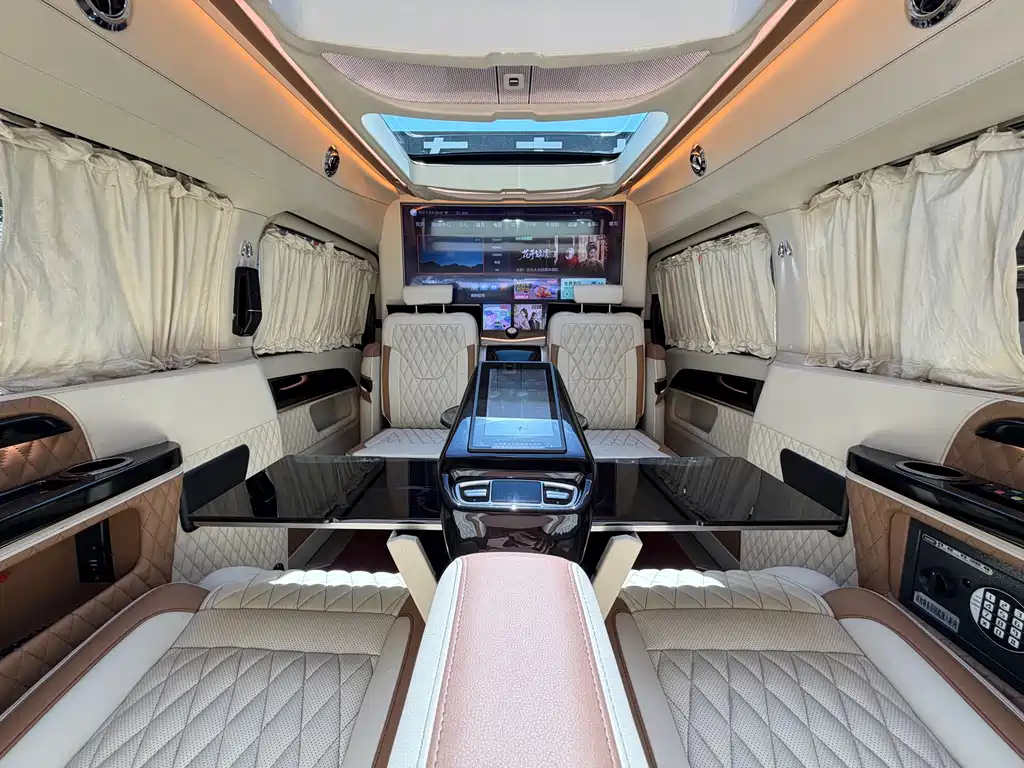 Mercedes-Benz V-Class — миниатюра 14