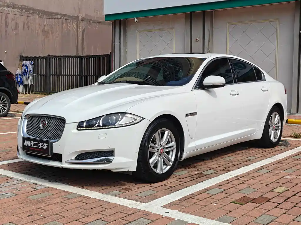 Jaguar XF 2016