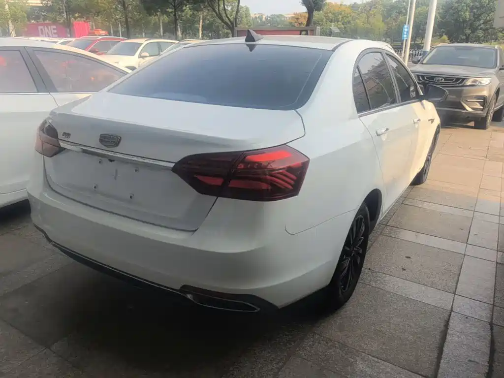 Geely Emgrand — миниатюра 7
