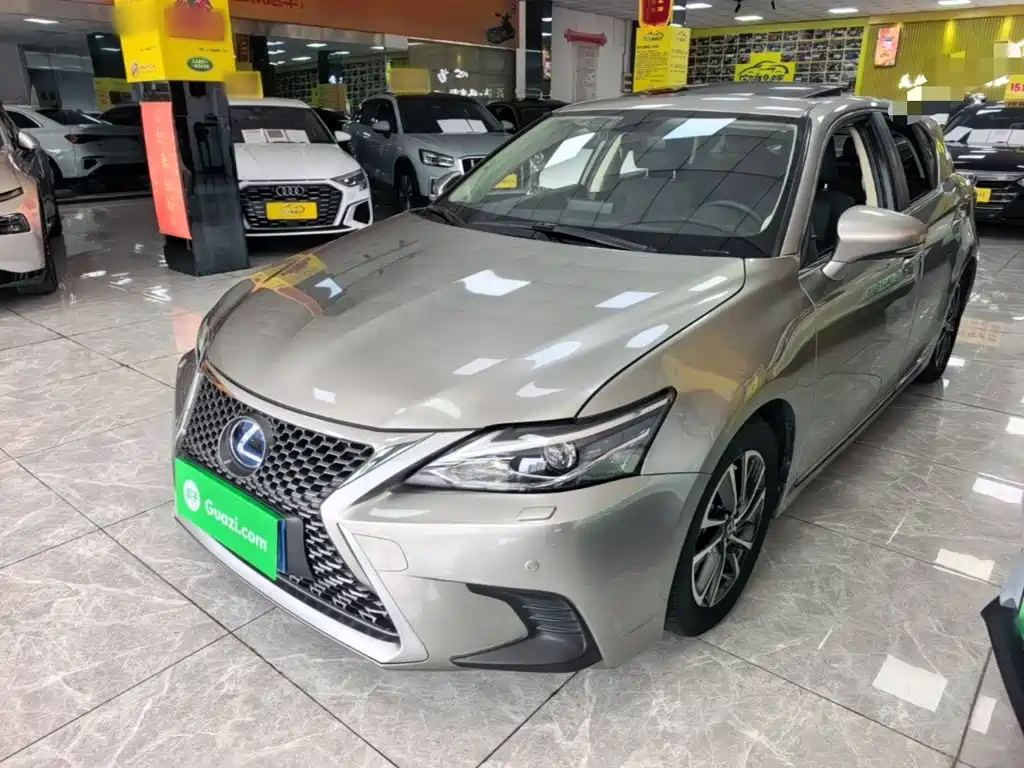 Lexus CT — миниатюра 2
