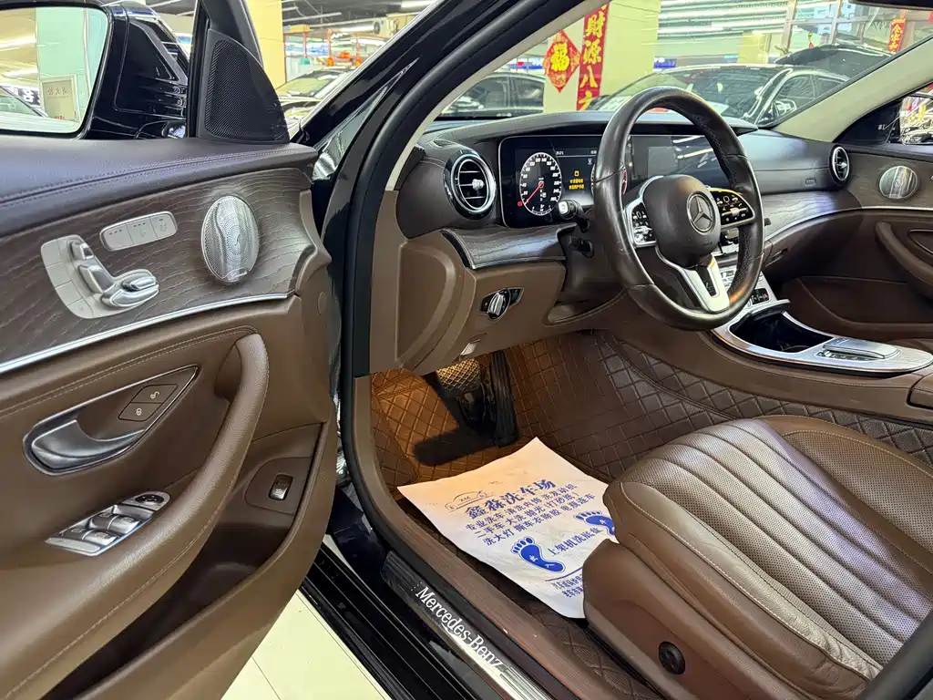 Mercedes-Benz E-Class — миниатюра 10