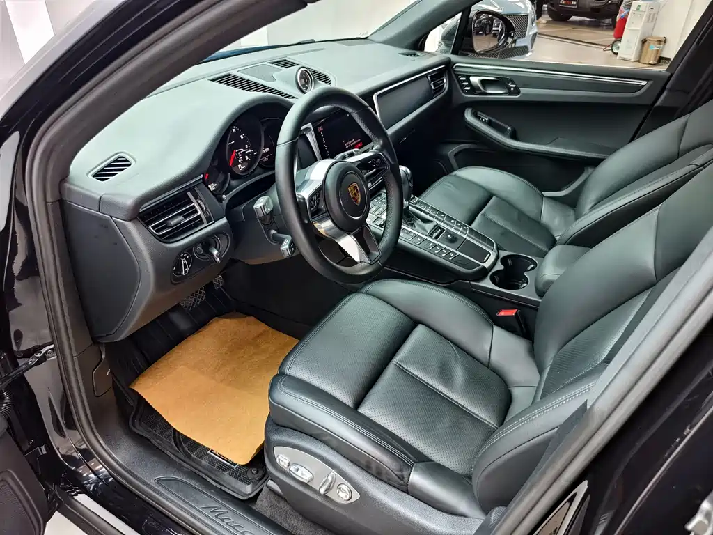 Porsche Macan — миниатюра 4