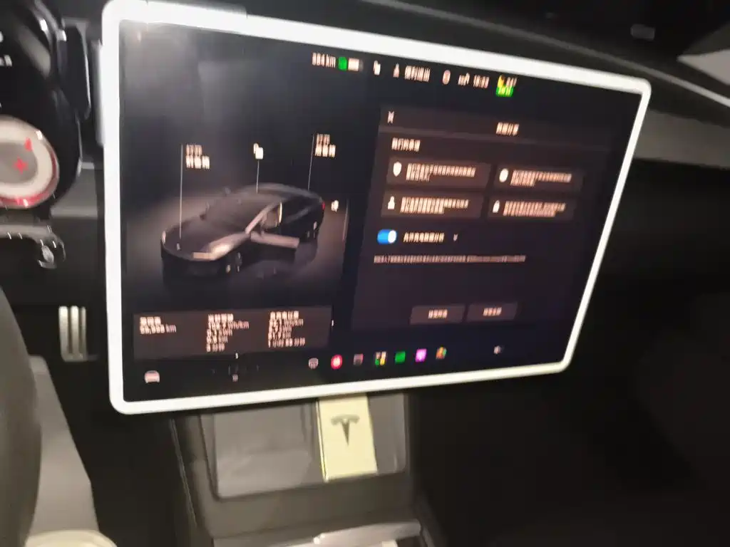 Tesla Model 3 — миниатюра 7
