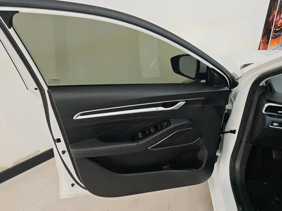 Geely Emgrand — миниатюра 7