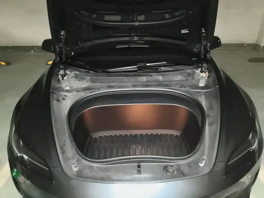 Tesla Model 3 — миниатюра 16