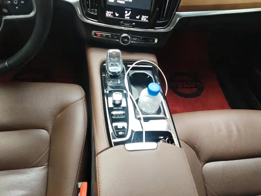 Volvo S90 PHEV — миниатюра 16