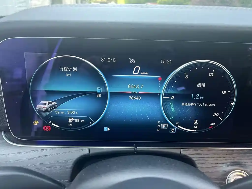 Mercedes-Benz E-Class — миниатюра 4