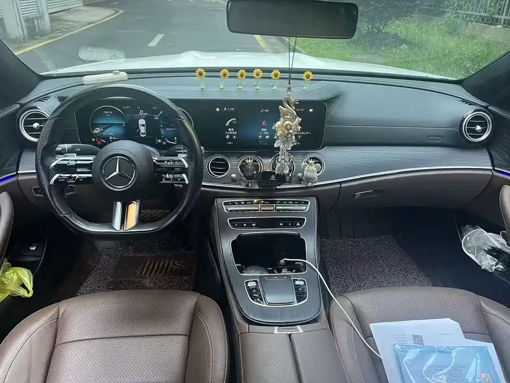 Mercedes-Benz E-Class — миниатюра 5
