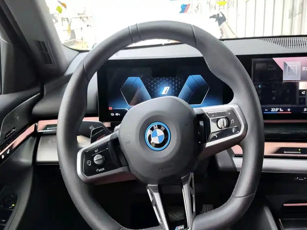 BMW i5 — миниатюра 6