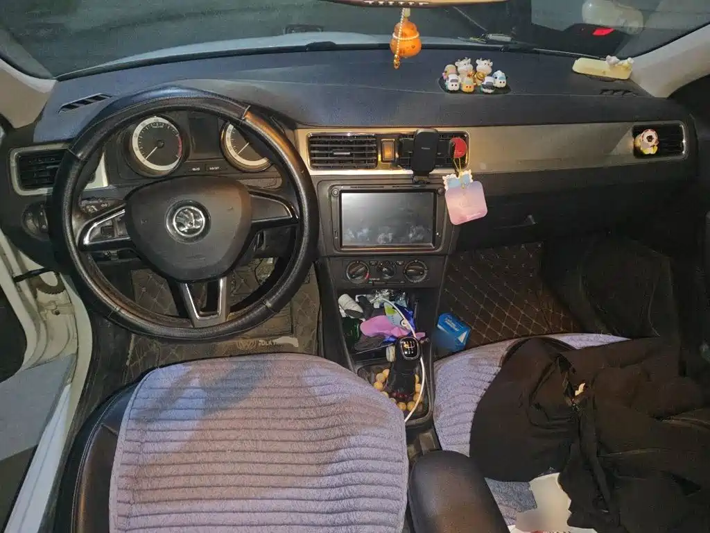 Skoda Rapid Spaceback — миниатюра 5
