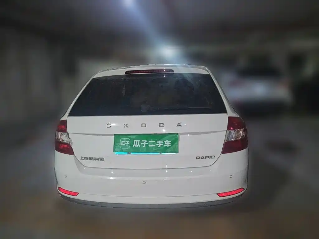 Skoda Rapid Spaceback — миниатюра 3