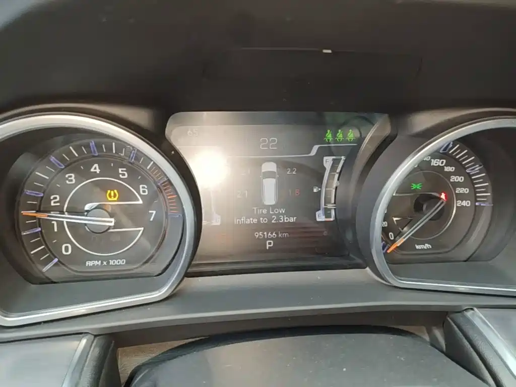 Jeep Commander — миниатюра 12