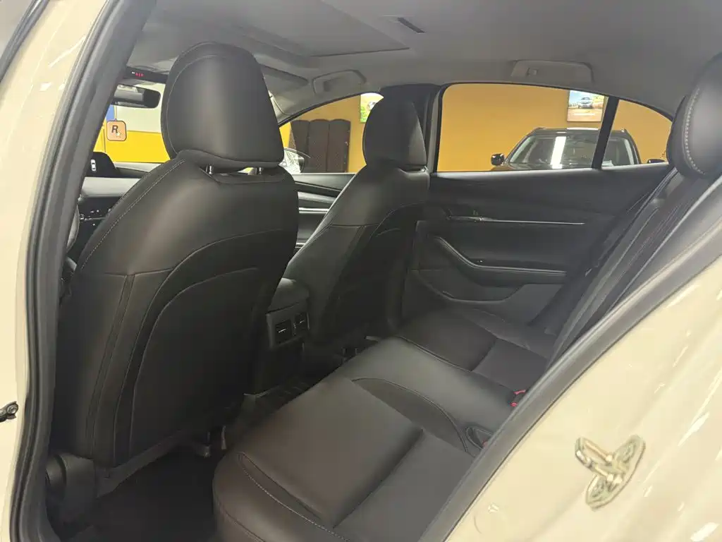 Mazda 3 Axela — миниатюра 10