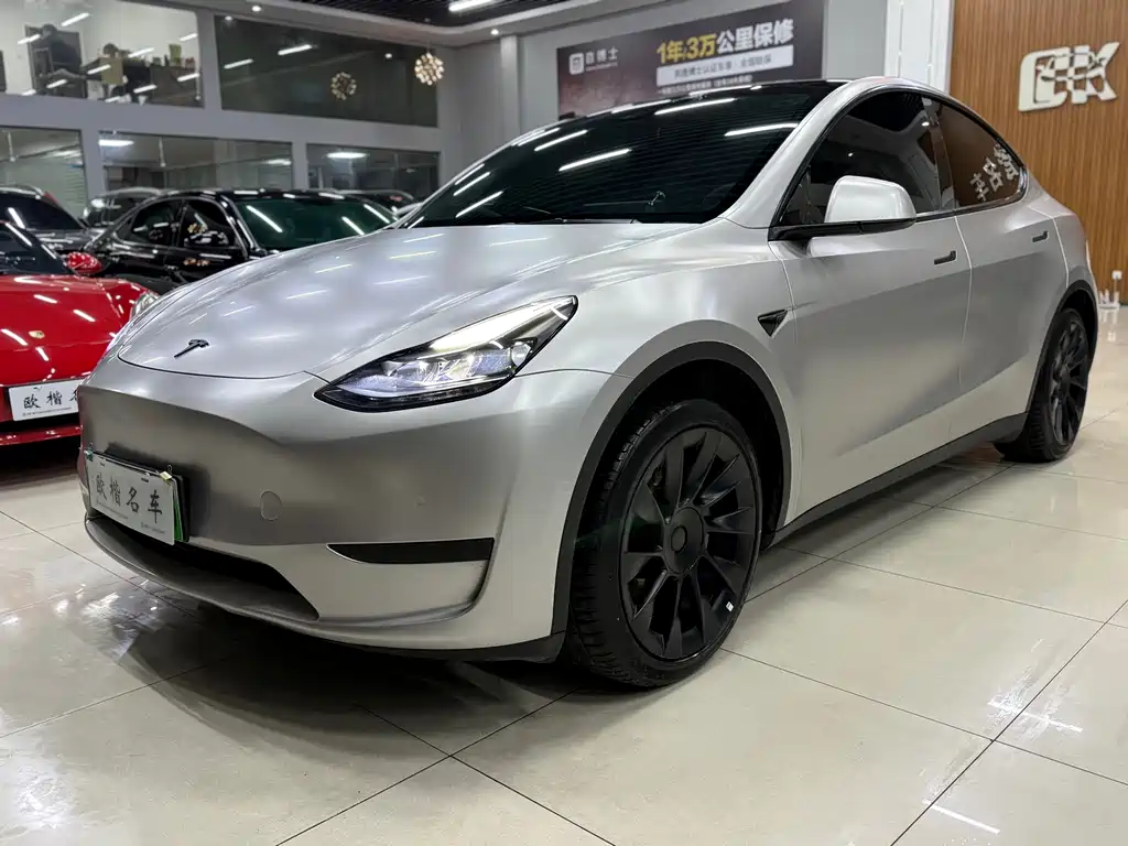 TESLA MODEL Y