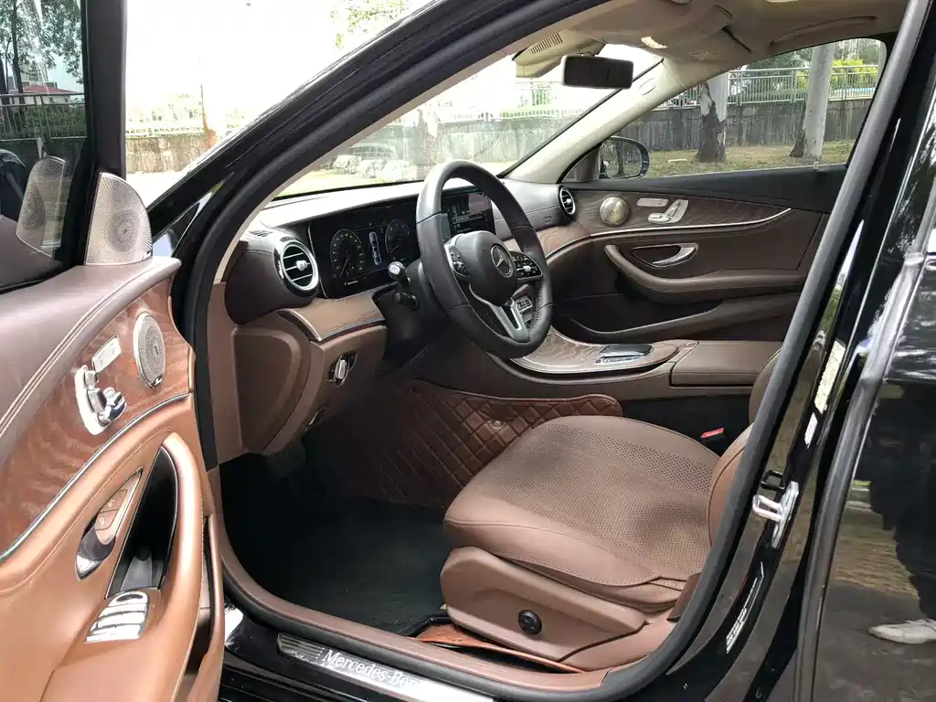 Mercedes-Benz E-Class E 2019 E 300 L Fashion