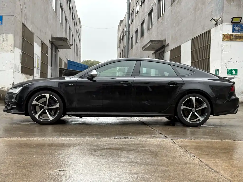 AUDI S7