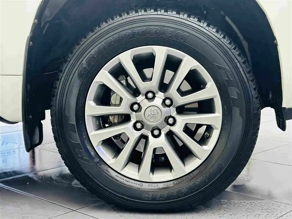Toyota Prado — миниатюра 10