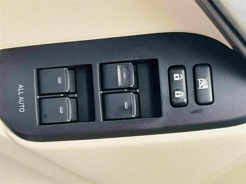 Toyota Prado — миниатюра 18