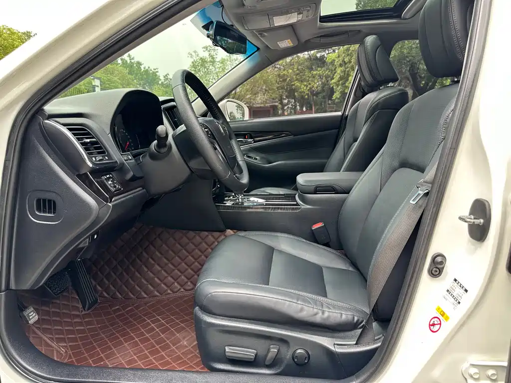 Toyota Crown 2015 2.0T Fashion