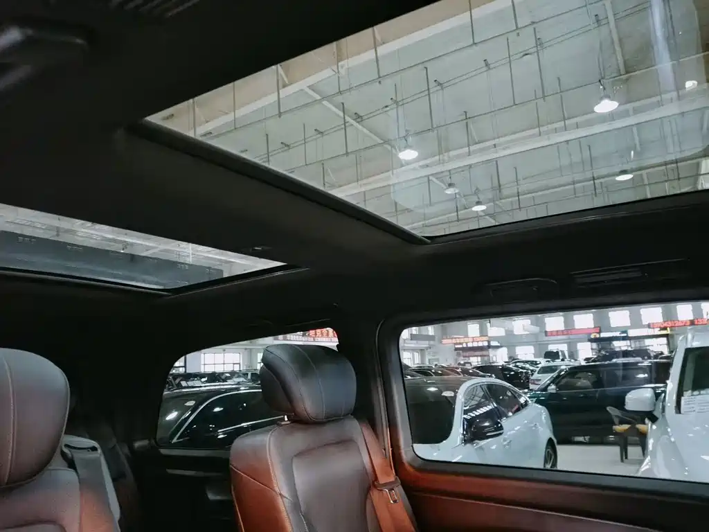 MERCEDES-BENZ V CLASS