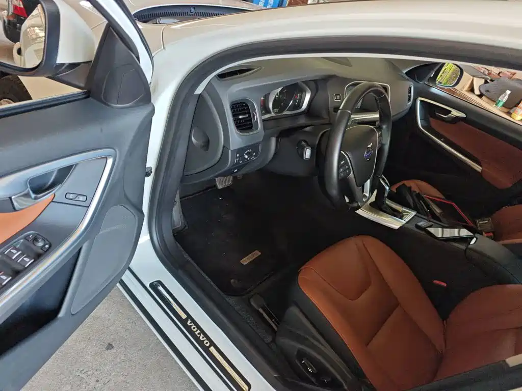 Volvo S60 — миниатюра 16