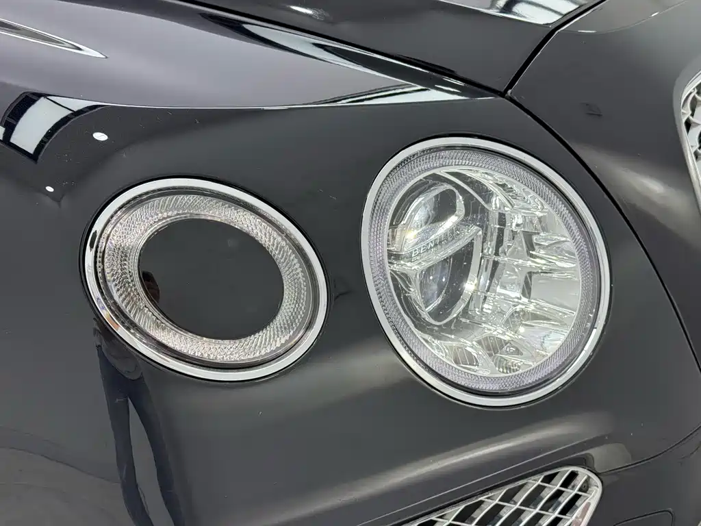 Bentley Bentayga — миниатюра 29
