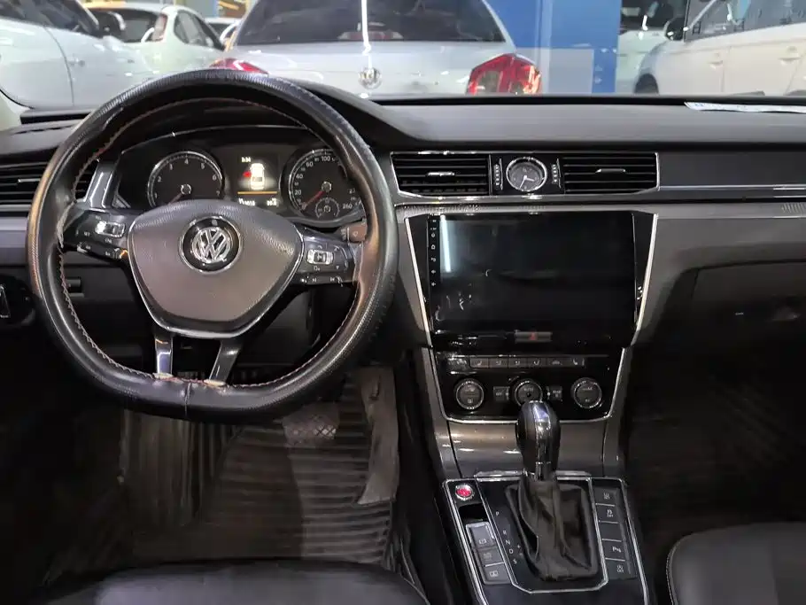 Volkswagen Passat — миниатюра 12