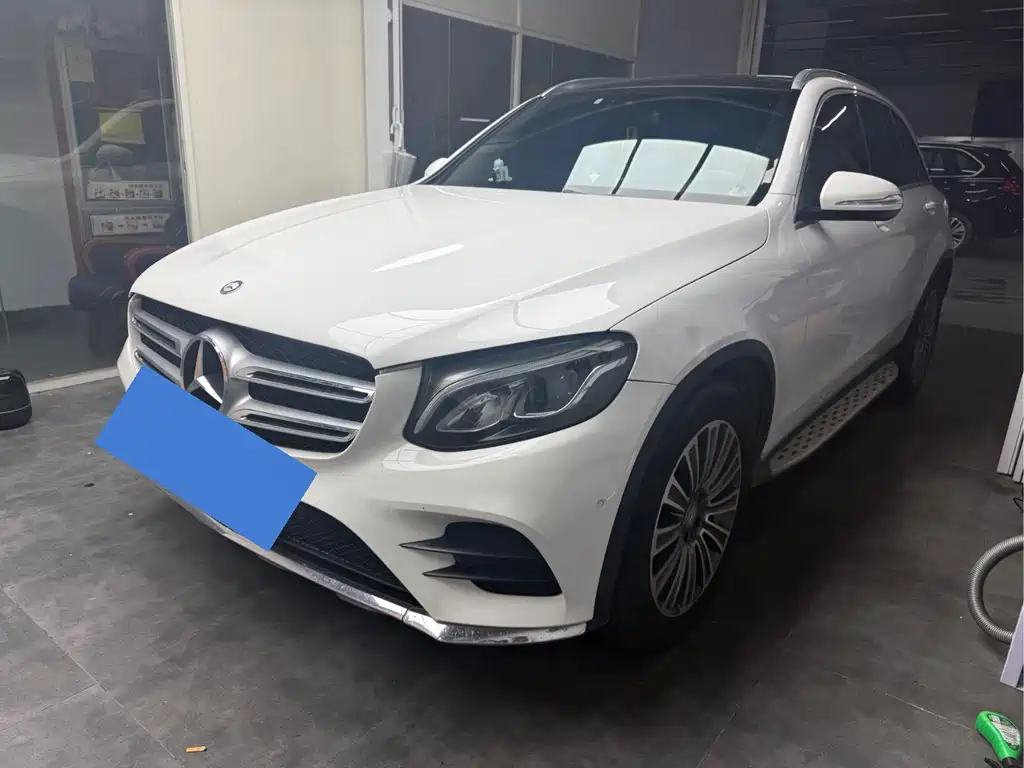 MERCEDES-BENZ GLC