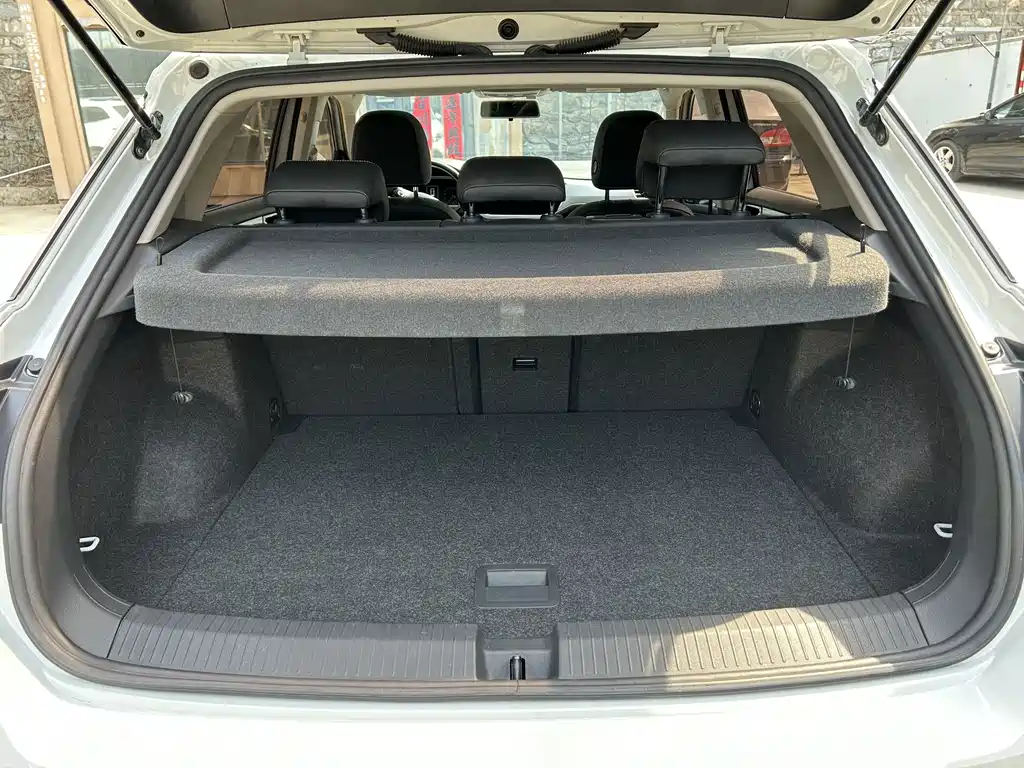 Volkswagen T-Roc — миниатюра 6