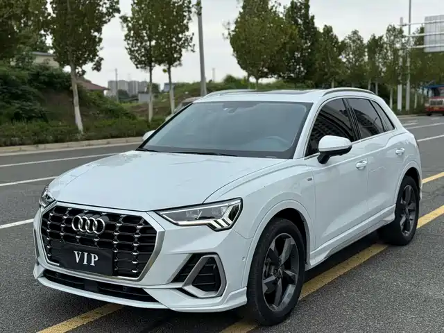 AUDI  Q3 2021
