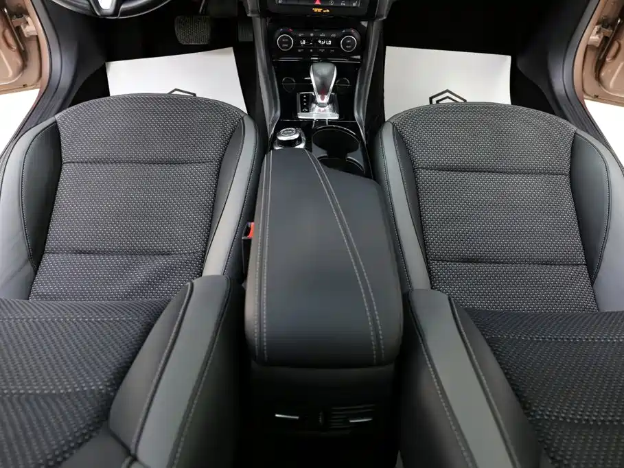 Infiniti QX30 — миниатюра 10