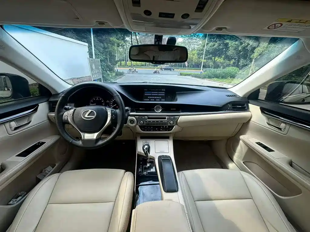 Lexus ES — миниатюра 7