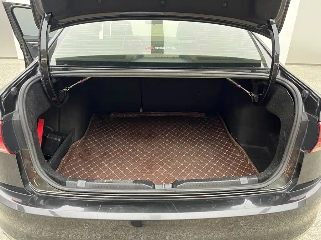 Volkswagen Bora — миниатюра 6