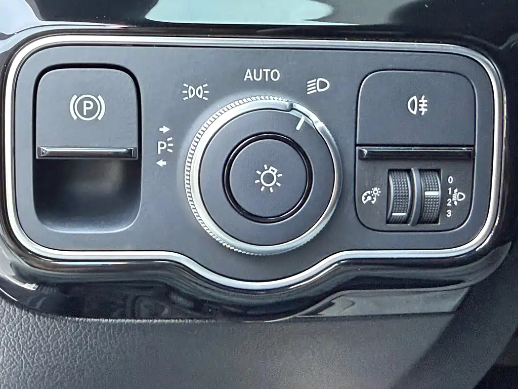 Mercedes-Benz A-Class — миниатюра 9