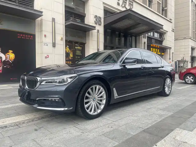 BMW 7 SERIES