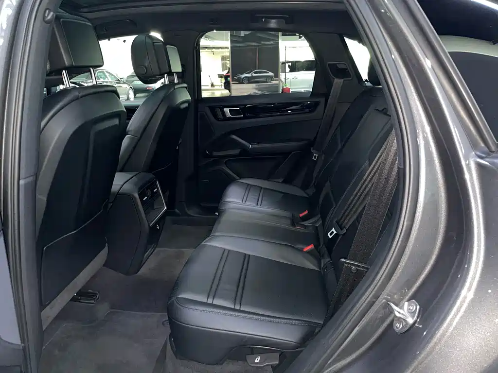 Porsche Cayenne Hybrid — миниатюра 13