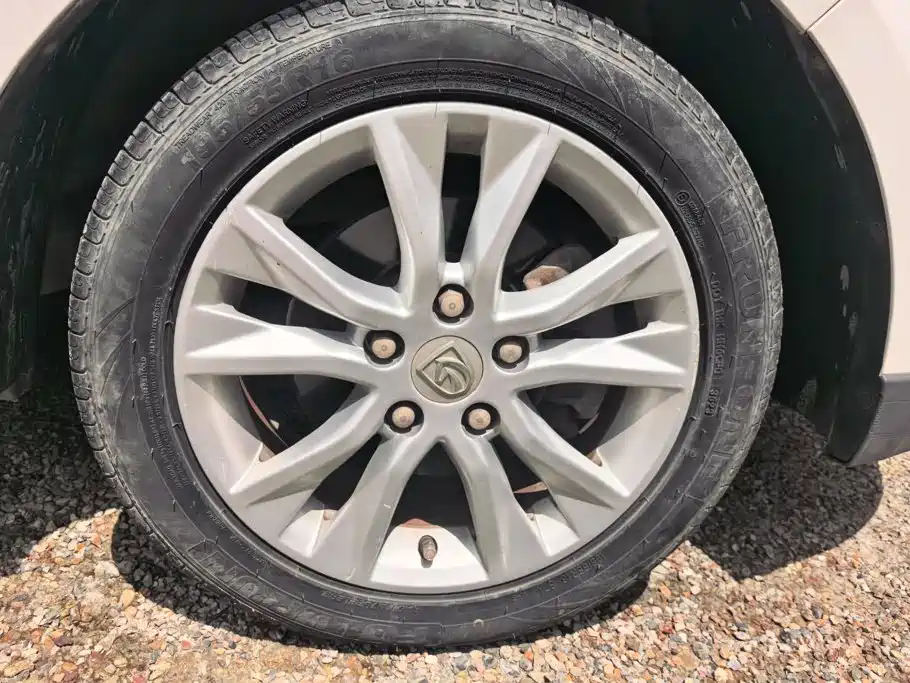 Baojun 730 2014 1.5L MT 7 мест