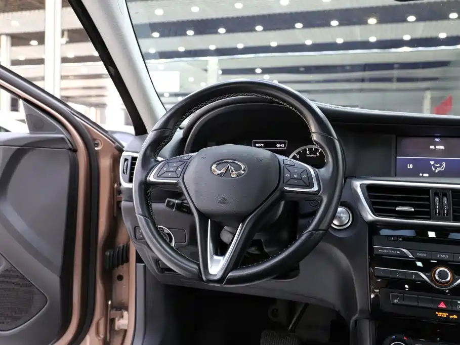 Infiniti QX30 — миниатюра 11