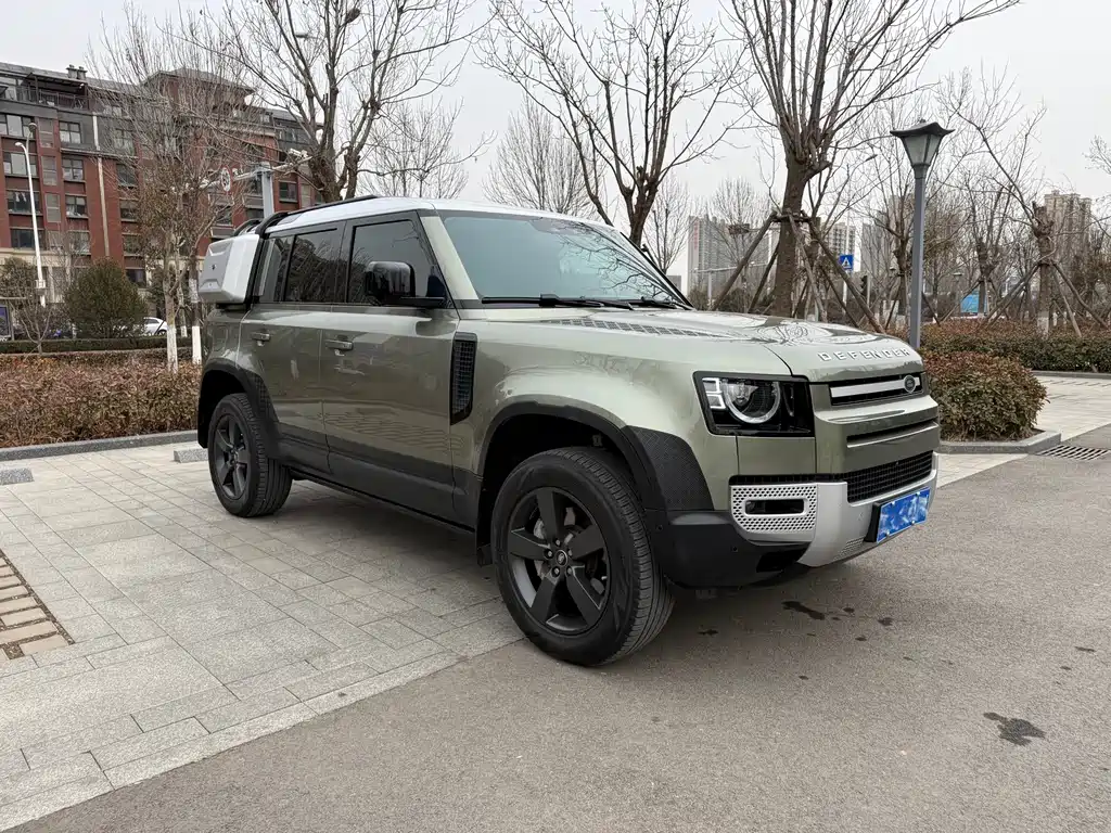 LAND ROVER DEFENDER