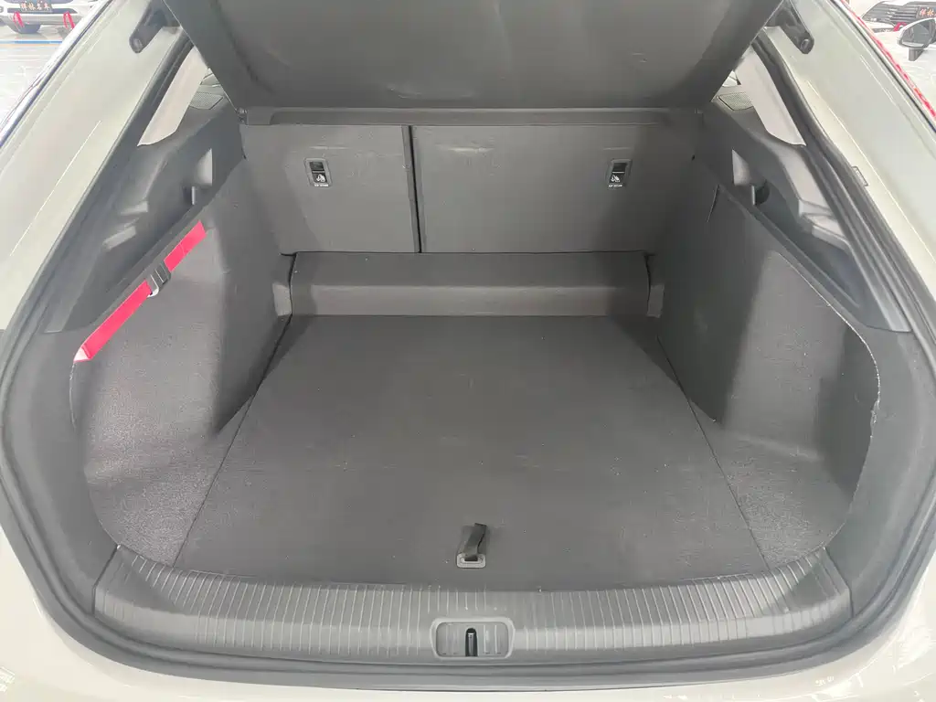 VOLKSWAGEN ID.7 VIZZION