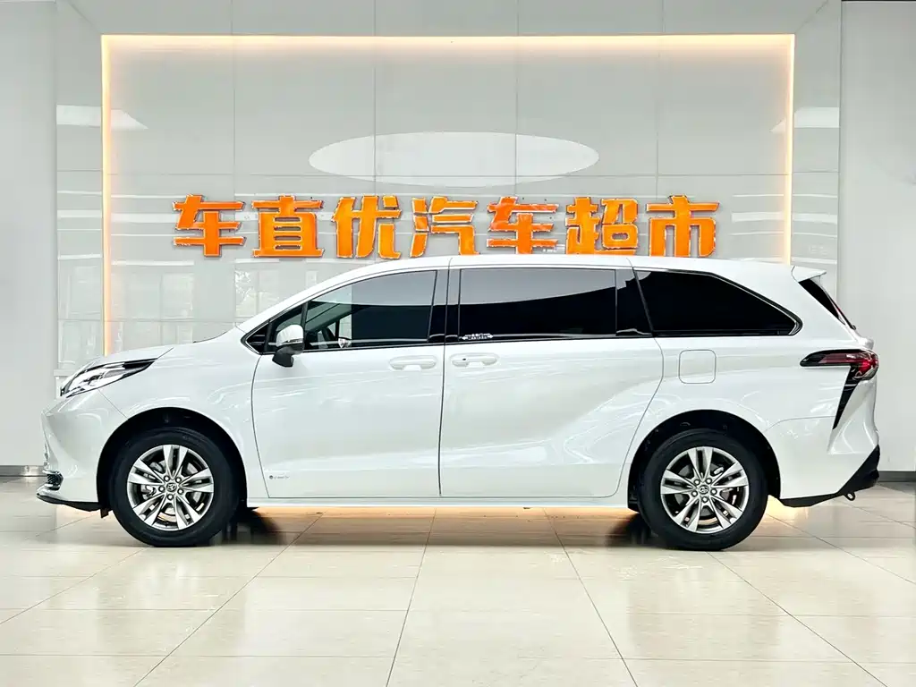Toyota Sienna — миниатюра 4