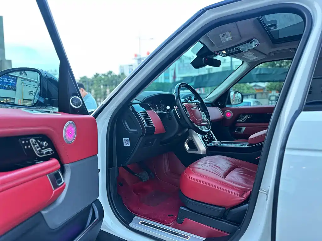 Land Rover Range Rover — миниатюра 7