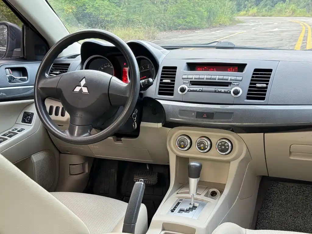 Mitsubishi Lancer EX — миниатюра 4