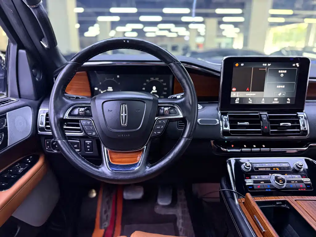 Lincoln Navigator — миниатюра 21