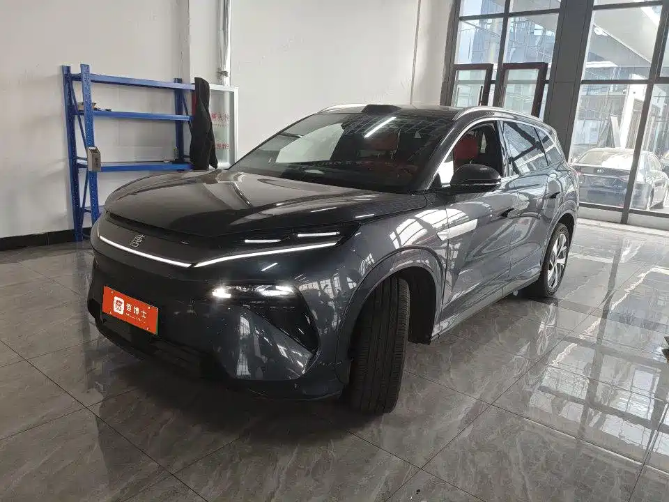 2025 BYD Tang - zdjęcie 1 z 9